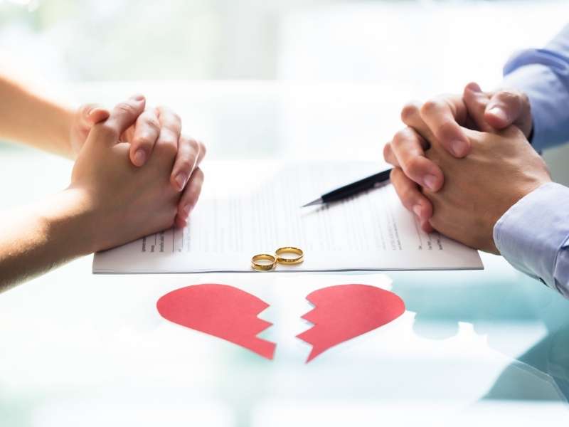 Boşanma Davaları Anlaşmalı mı Çekişmeli mi Açılmalı ?